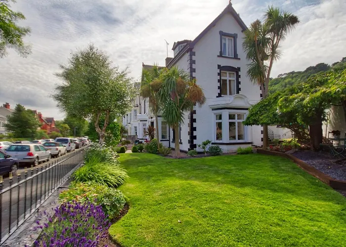 Holcombe House Guest House