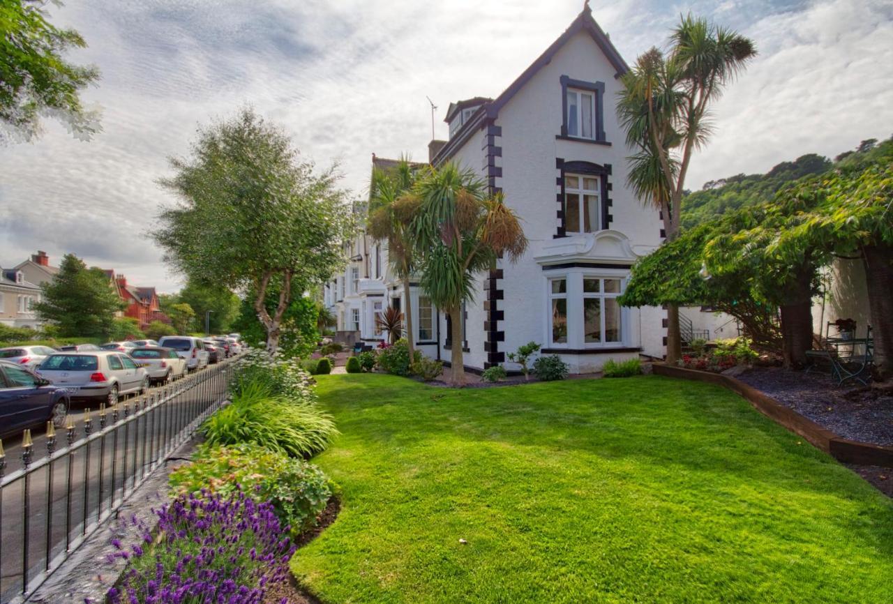 Holcombe House Guest house Llandudno