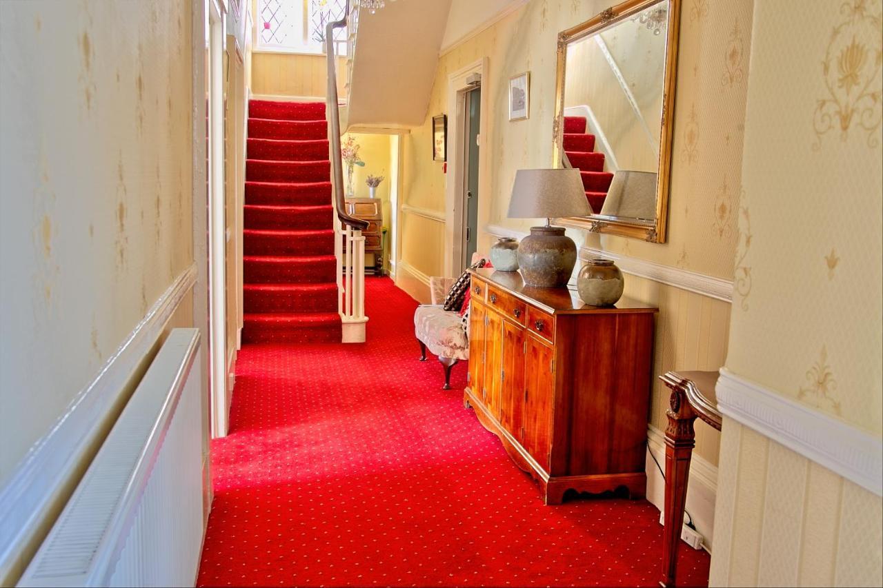 Holcombe House Guest house 4*