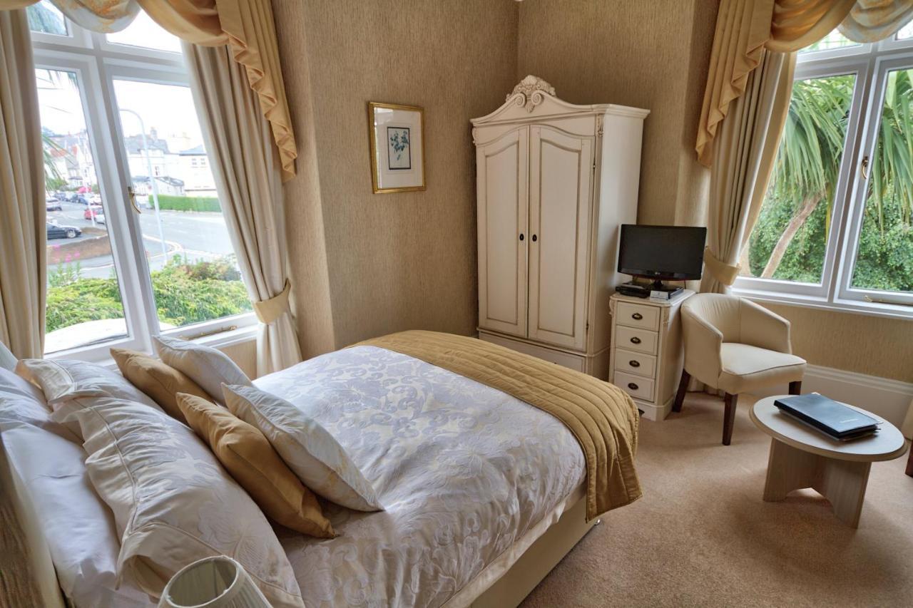 Guest house Holcombe House 4*